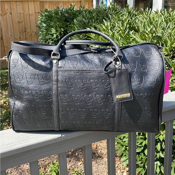 Betsey Johnson Bags Nwt Betsey Johnson Black Skull Weekender Duffel
